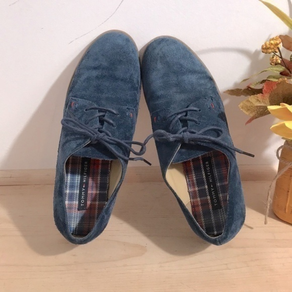 Tommy Hilfiger women Leather Sneakers/ slip on- 7M